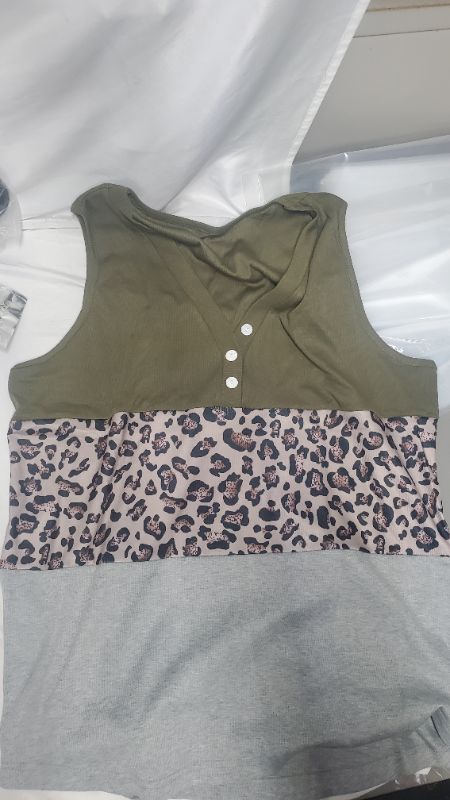 Photo 1 of 2XL WOMENS TOP