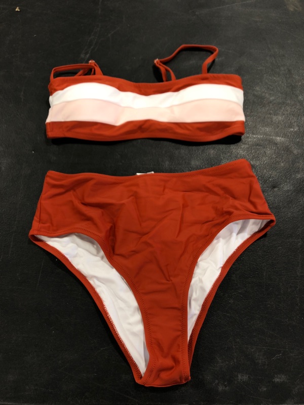 Photo 2 of CUPSHE Faith Contrast Color Bandeau Bikini (M)
 
