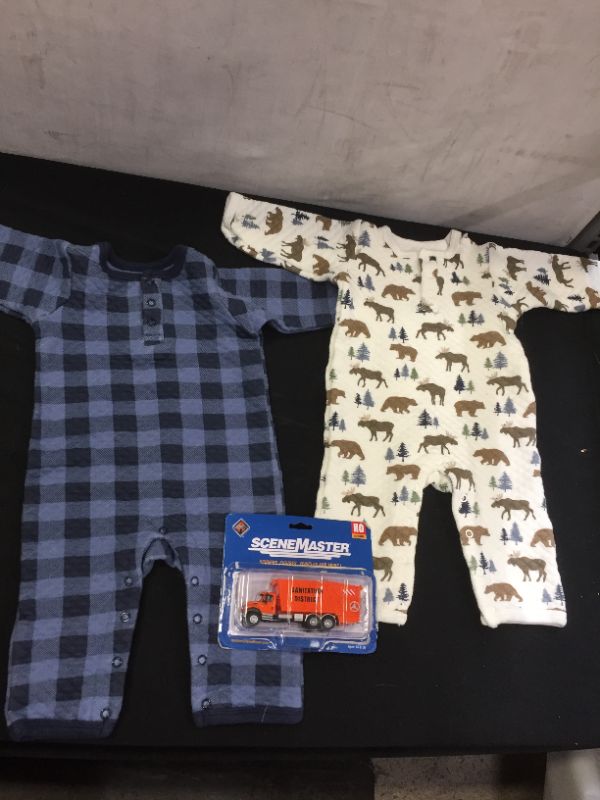 Photo 1 of Baby Onesies 2 Pack Size 6-9 And Car Toy 