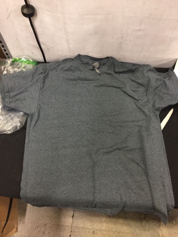 Photo 1 of 5 LARGE GILDAN PLAIN GREY T-SHIRTS 