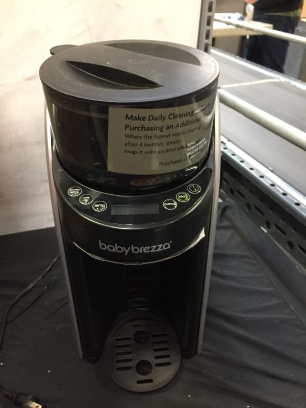 Photo 2 of Baby Brezza Formula Formula Dispenser (Pro Advanced Formula)
