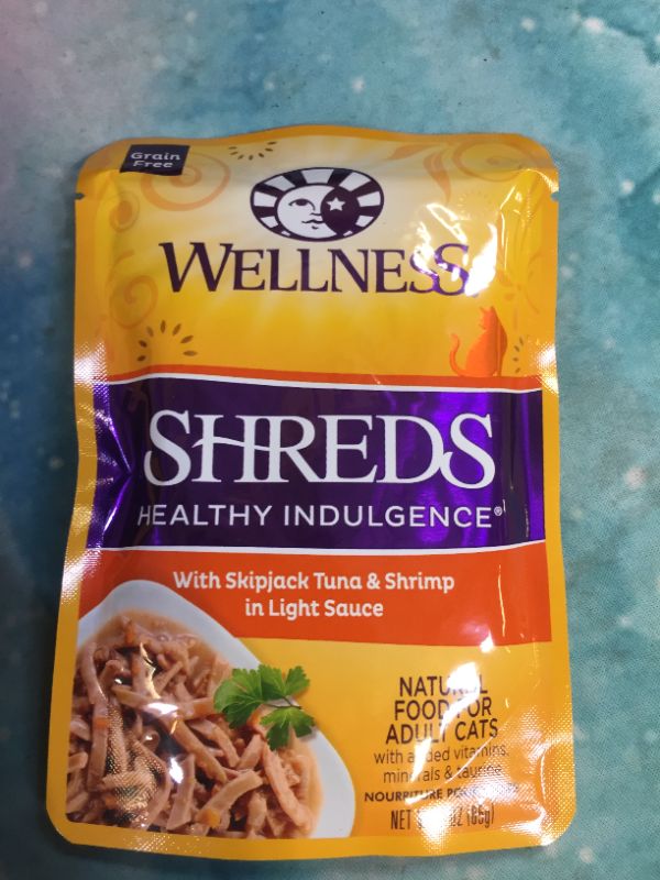 Photo 1 of 12 in each box Wellness Healthy Indulgence Natural Grain Free Shreds With Tuna & Shrimp In exp 08/jun/22
