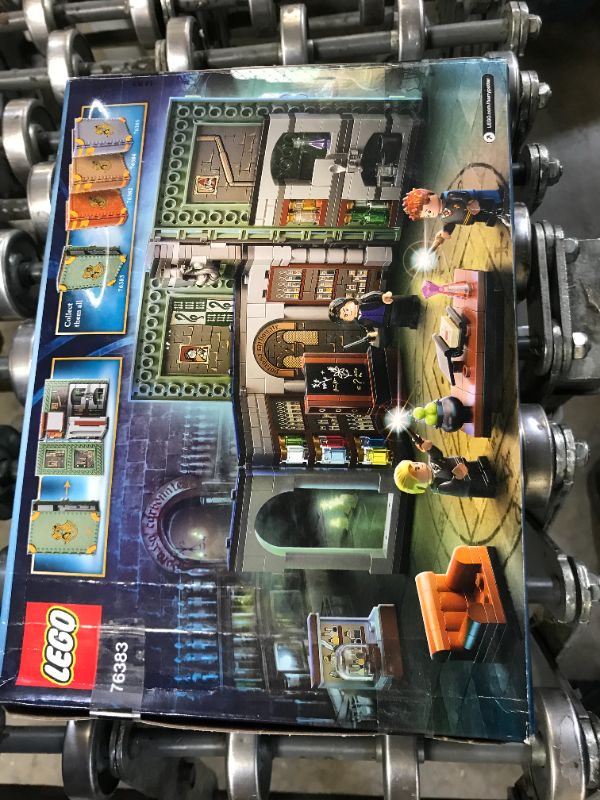 Photo 1 of LEGO Harry Potter Hogwarts Moment: Potions Class 76383 Brick-Built Playset (270