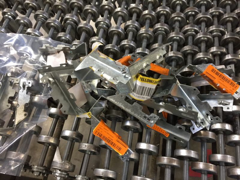 Photo 1 of 15 LUS ZMAX Galvanized Face-Mount Joist Hanger for 2x6 Nominal Lumber
