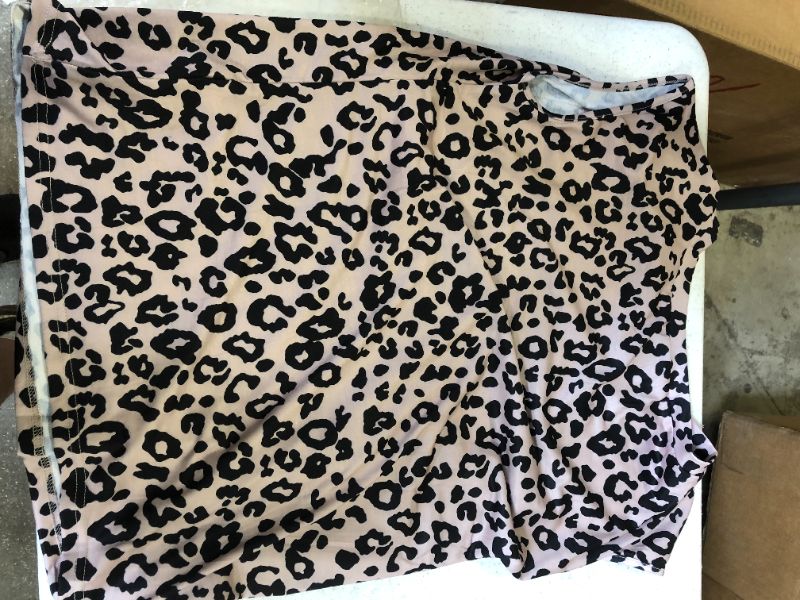 Photo 1 of Leopard Pattern Shirt size Small