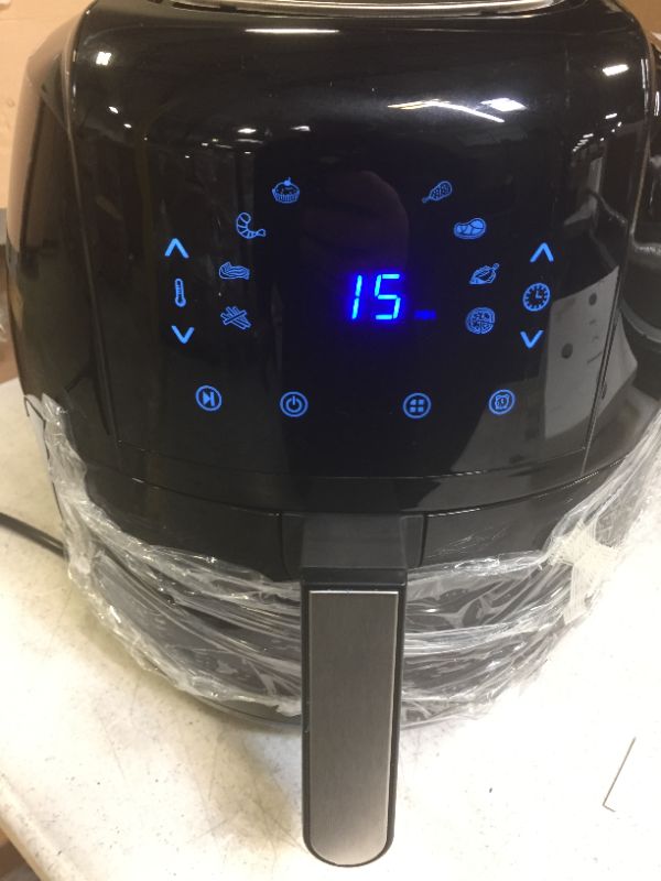 Photo 2 of GoWISE 7-Quart 8-in-1 Countertop Digital Air Fryer with 50 Recipe Book