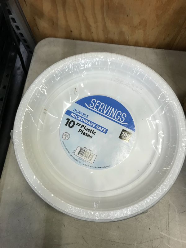 Photo 3 of 200 ct of  generic microwave safe paper plates