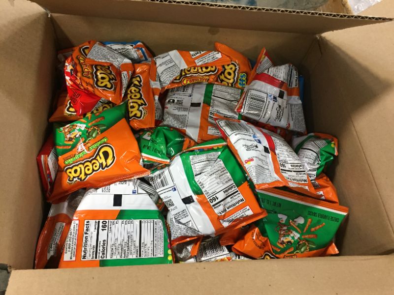 Photo 1 of 40ct cheetos Snacks 1.00 oz variety 
16/nov/2021