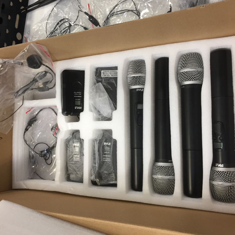 Photo 9 of Pyle  PDWM8225 8-Channel UHF Wireless Microphone & Receiver System - Includes (4) Handheld Mics, (4) Belt-Packs, (4) Headsets, (4) Lavaliers