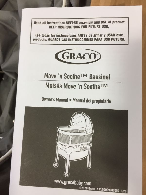 Photo 2 of Graco Move 'n Soothe Bassinet Baby Bassinet with Movement