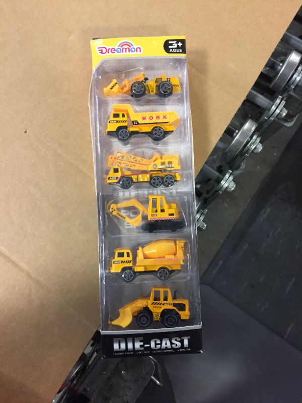 Photo 1 of dream on auto world diecast track set