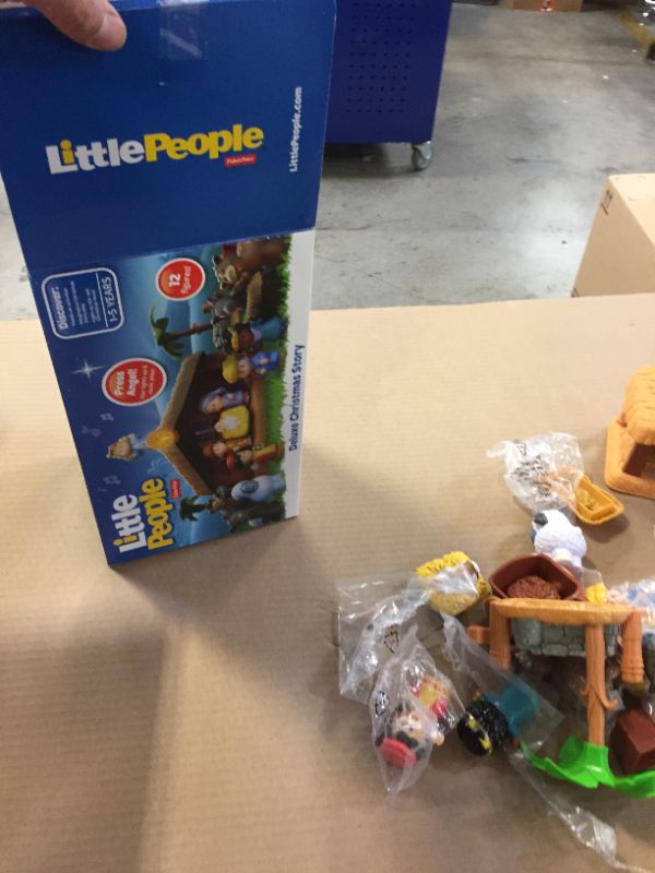 Photo 2 of Fisher-Price Little People Christmas Story Brown, Blue, Green, 1-5 Years
