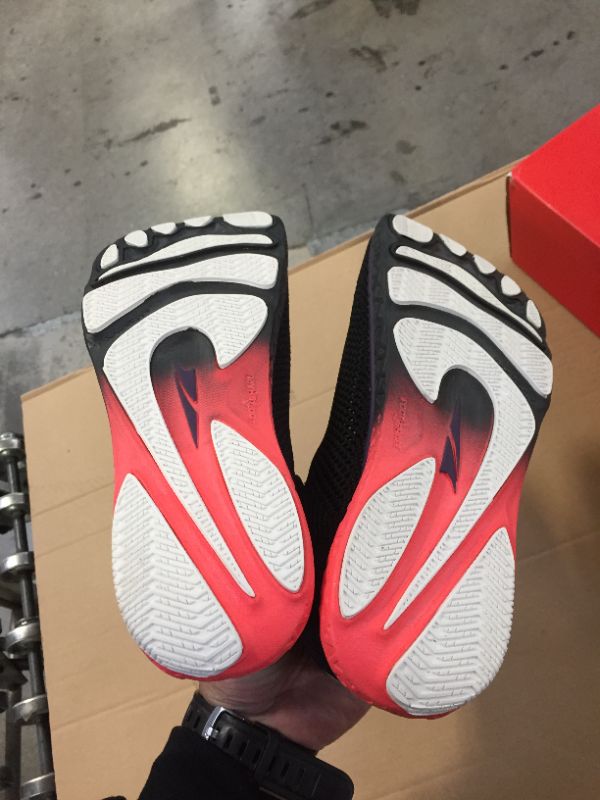 Photo 1 of ALTRA Women's Escalante Racer Running Shoes 9.5 

