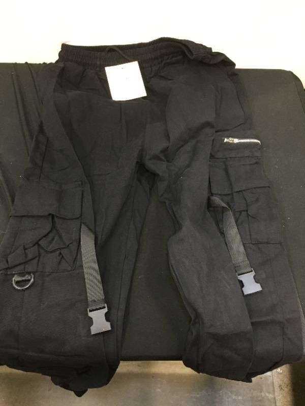 Photo 1 of Sie 2xl women black cargo pants ( look like a size us m or large ) 