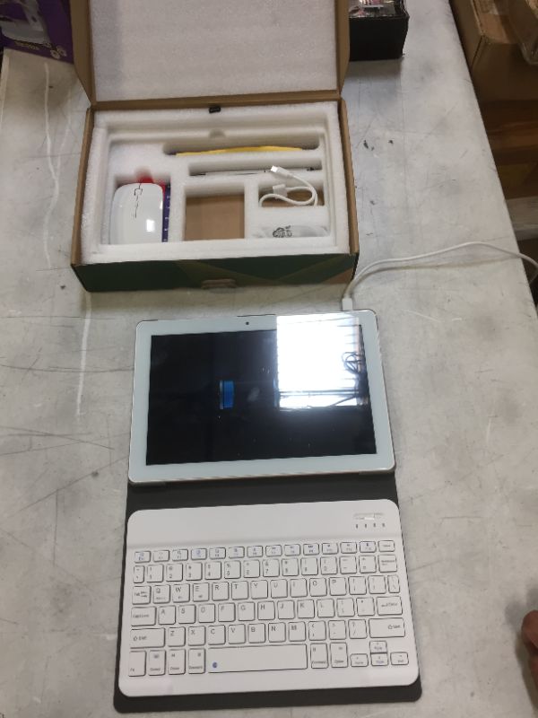 Photo 1 of AOYODKG TABLET PC 