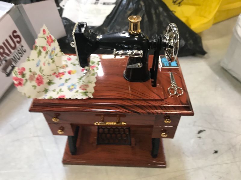 Photo 3 of OUNONA Vintage Sewing Music Box Musical Toy Sewing Machine Music Sartorius Model Play Creative Gift
