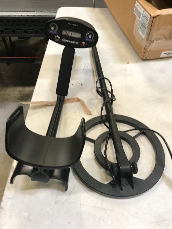 Photo 2 of Bounty Hunter TK4 Tracker IV Metal Detector