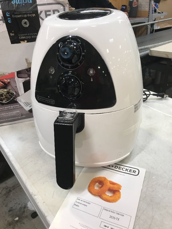 Photo 3 of BLACK+DECKER Purify 2-Liter Air Fryer, White/Black, HF100WD
