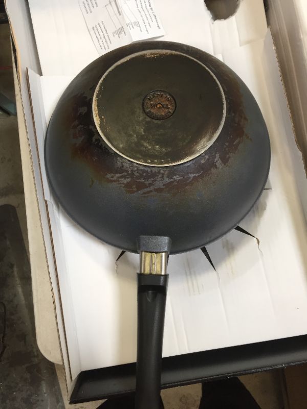 Photo 3 of 12.5 in. Non-stick Wok in Cast Aluminum - UNDER BURNS 