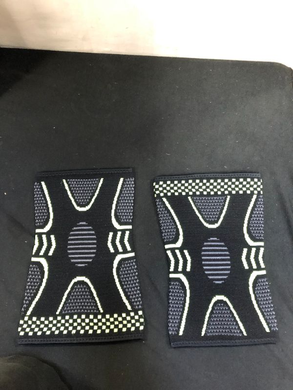 Photo 2 of Knee compression sleeve for men and women 