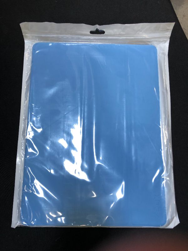 Photo 2 of I pad pro 12.9 blue case 