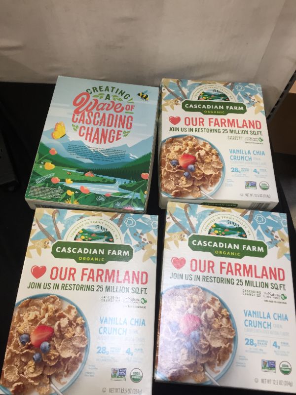 Photo 1 of Cascadian Farm Organic Vanilla Chia Crunch, Whole Grain Oats, 12.5 oz 4 pack Exp - Oct 13/21