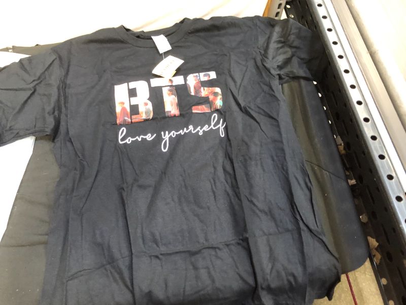 Photo 1 of generic BTS shirt size L