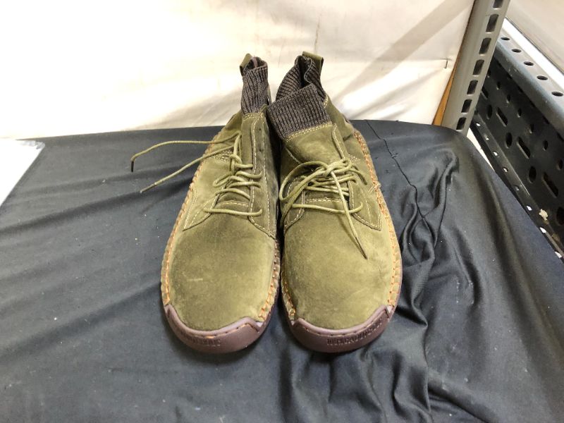 Photo 1 of men's generic green shoes size 8 
