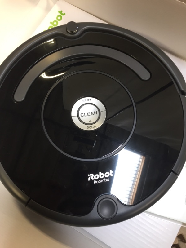 Photo 2 of 
iRobot Roomba 614 Robot Vacuum- Good for Pet Hair, Carpets, Hard Floors, Self-Charging
(unable to test in facilities)