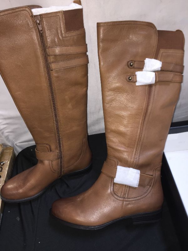 Photo 3 of Jessie High Boot - 8/5/W brown not black 
