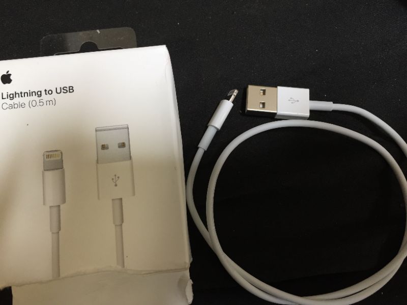 Photo 2 of Apple Lightning to USB Cable (0.5 m)
