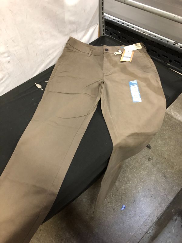 Photo 1 of HAGGAR STARIGHT FIT JEANS MOCHA
SIZE 36X32