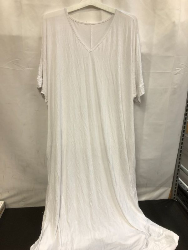 Photo 1 of WOMENS MAXI WHITE SIDE LEG SLIT DRESS
SIZE 4XL