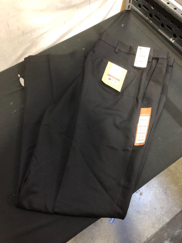 Photo 2 of Haggar Men's Cool 18 Stria Hidden Expandable Waistband Plain Front Pant BLACK
SIZE 40X34