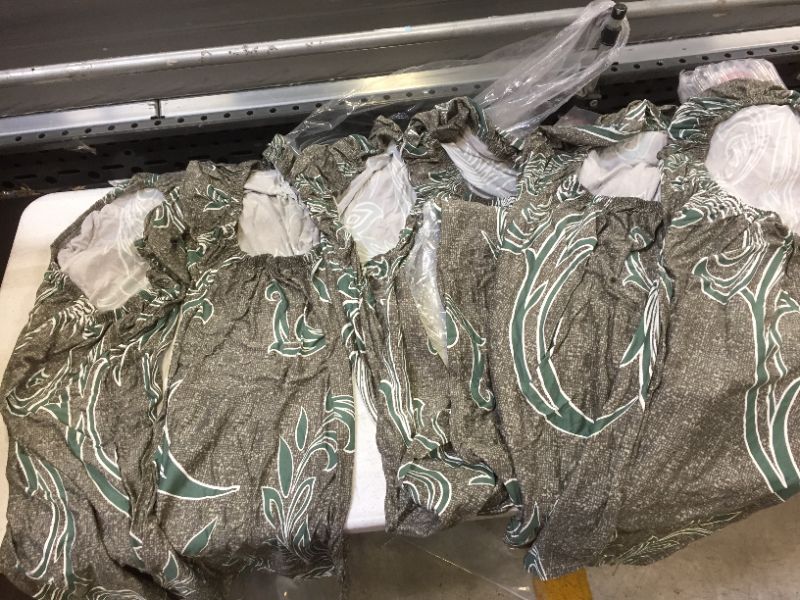Photo 1 of chair covering color grey and green 6 count 