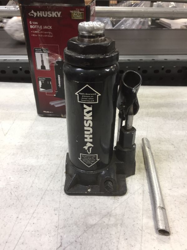 Photo 2 of 6-Ton Hydraulic Bottle Jack