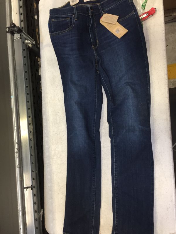 Photo 2 of Levi's Women's 724 High Rise Straight Jeans 30 W 32 L 
