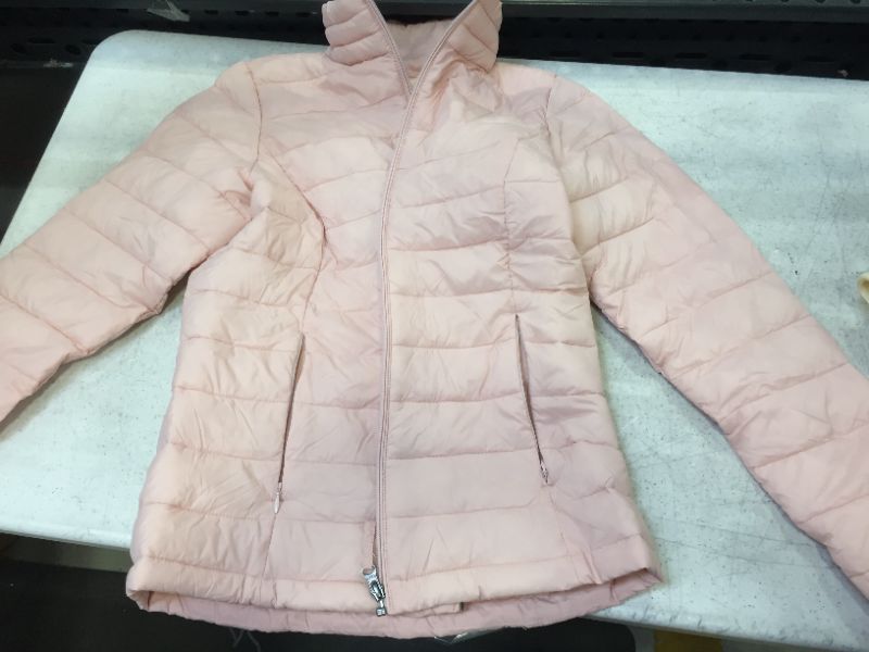 Photo 1 of Amazon Essentials Women's Lightweight Long-Sleeve Full-Zip Water-Resistant Packable Puffer Jacket  size small color pink 