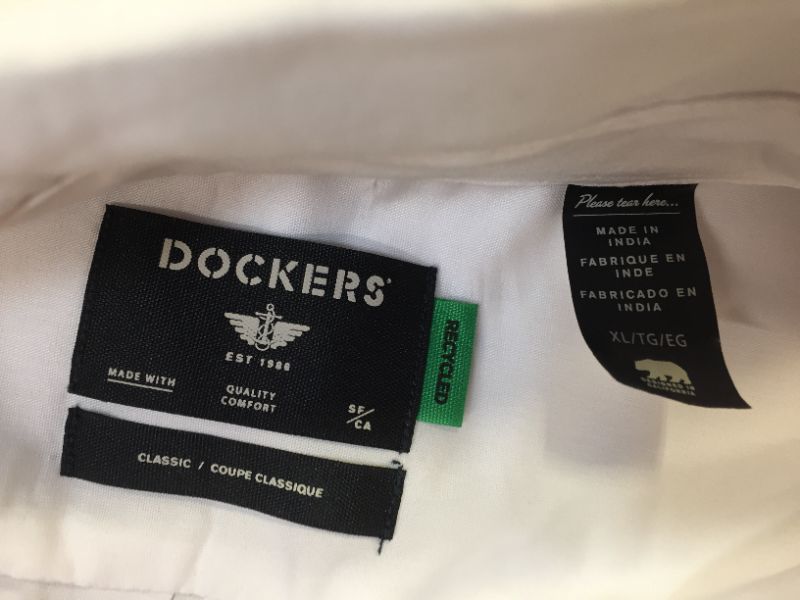 Photo 3 of Dockers Men's Long Sleeve Signature Comfort Flex Shirt color white size extra large 
