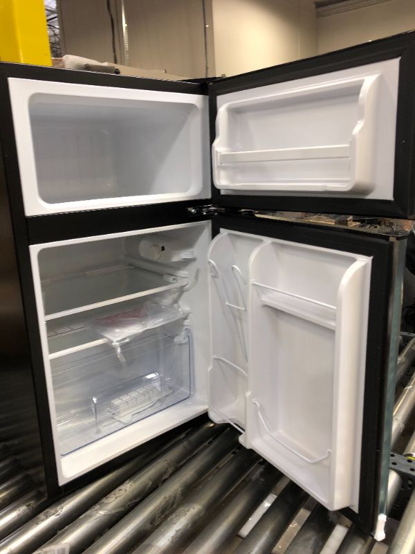 Photo 5 of ROVSUN BCD-90 3.2 CU FT 2 Door Compact Refrigerator with Freezer
