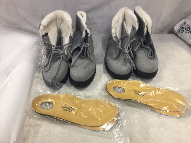 Photo 1 of 2pck Size 7 - Womens WHITE Fur Insulate Boots GRAY