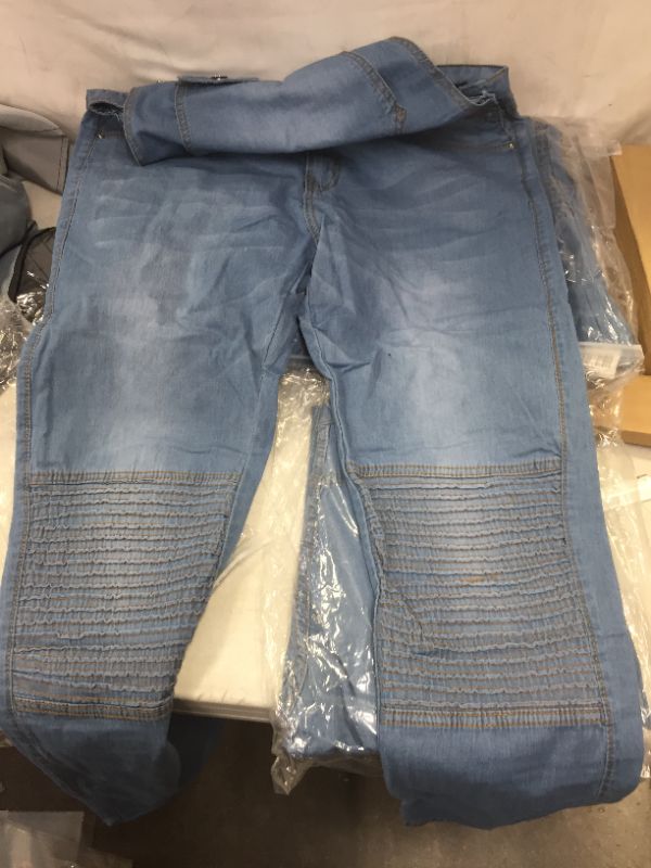 Photo 2 of 4 Overalls Jeans Pack comes with varying sizes