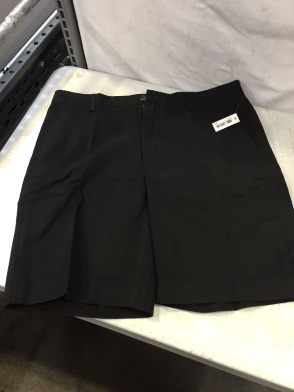 Photo 1 of AMAZON ESSENTIALS MENS SHORTS BLACK
SIZE 36