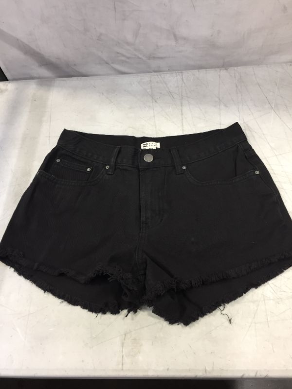 Photo 1 of BILLABONG WOMENS SMALL SHORTS BLACK
SIZE 26