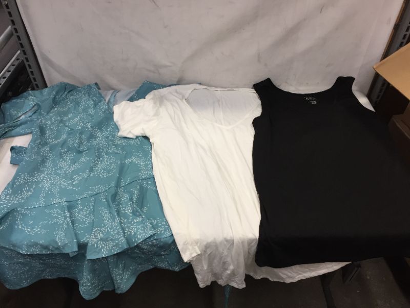 Photo 1 of 3 pack Womens Assorted tops blue, black, white 2XL/3XL