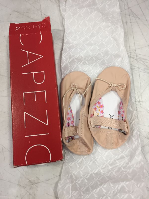 Photo 1 of Girls Ballet Shoes Size unknown, small  Pink