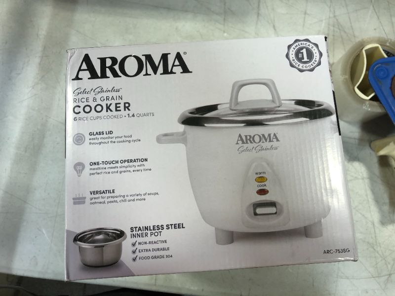 Photo 4 of ARC-753SG Simply Stainless 6 Cup Cooked Rice Cooker
