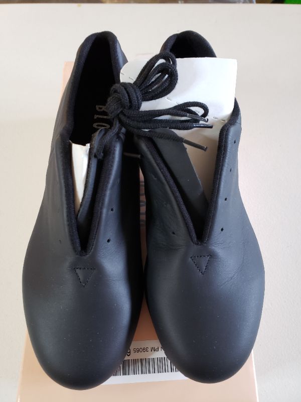 Photo 1 of Bloch Dance Women's Tap-Flex Leather Tap Shoe. Size M 5 Black.
