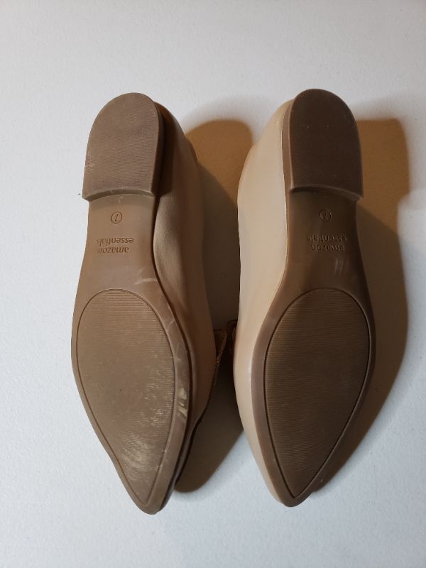 Photo 3 of Amazon Essentials Women's Slip On Casual Dress Shoe, Size 7. Tan. 