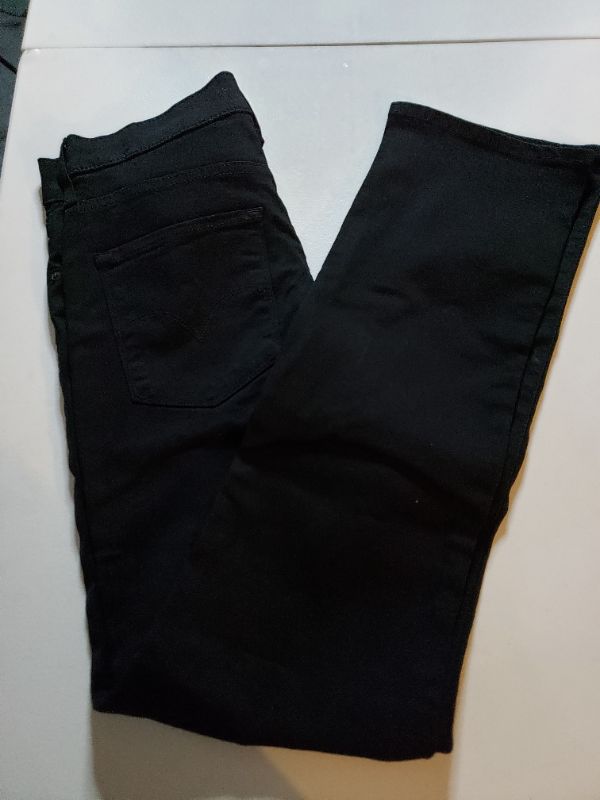 Photo 3 of Levi's Women's 724 High Rise Straight Jeans. Size 30x30
